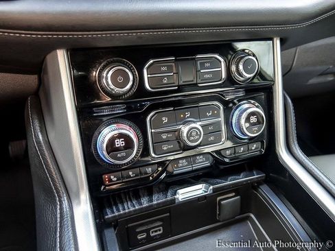 Used 2021 GMC Yukon Denali w/ LPO, Illumination Package image 25