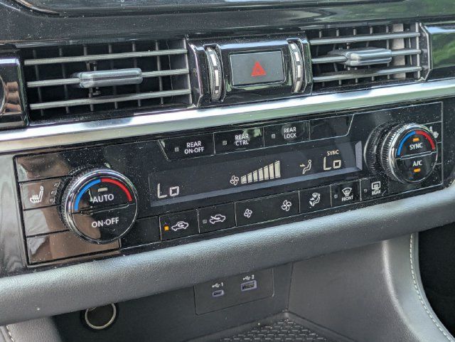 Used 2025 Nissan Pathfinder SV AWD/4WD image 24