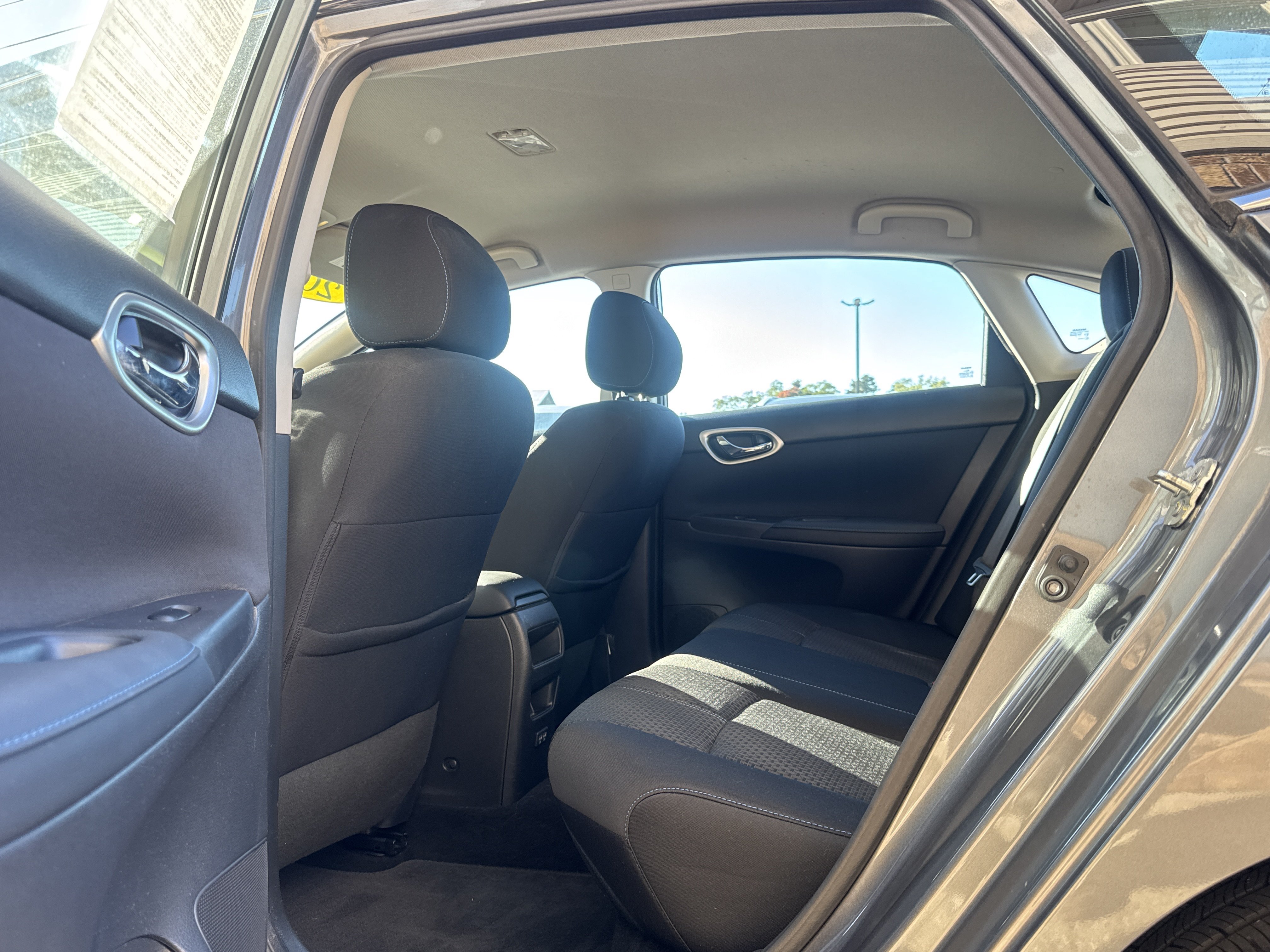 Used 2018 Nissan Sentra SR w/ SR Midnight Edition Package FWD image 10