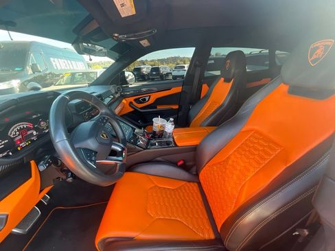 Used 2021 Lamborghini Urus AWD/4WD image 9