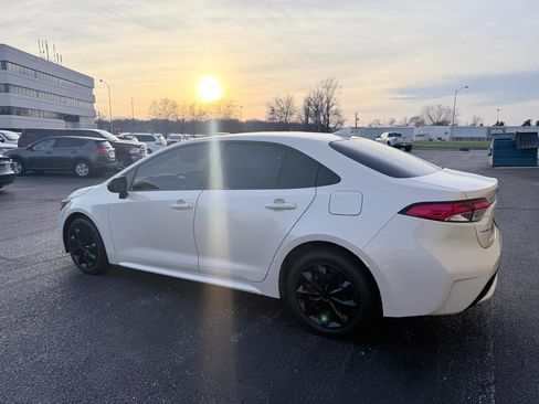 Used 2020 Toyota Corolla LE image 3