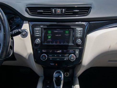 Used 2022 Nissan Rogue Sport SL FWD image 20