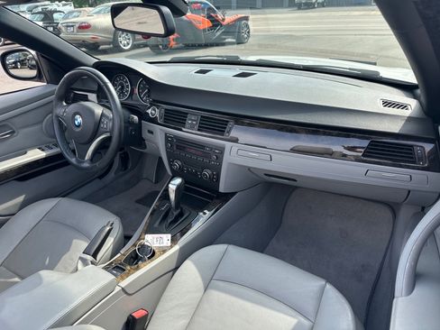 Used 2010 BMW 328i Convertible RWD image 21