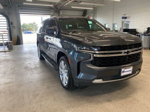 Used 2021 Chevrolet Suburban LS AWD/4WD image 3