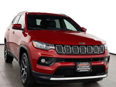 Used 2025 Jeep Compass Limited AWD/4WD image 1