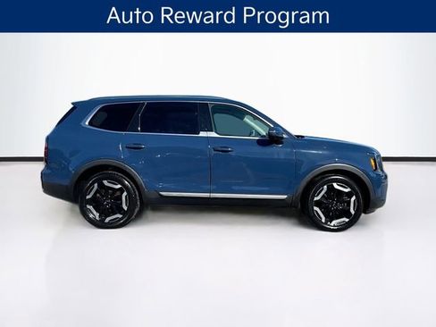 Used 2023 Kia Telluride EX w/ EX Captain's Chair Package image 8