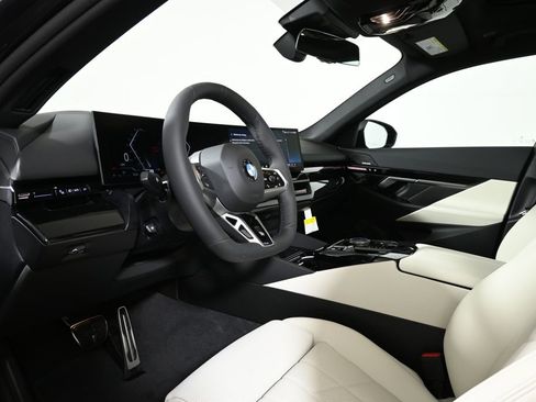 New 2026 BMW 530i xDrive w/ M Sport Package image 15