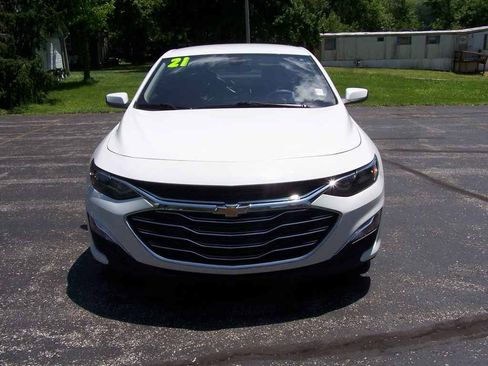 Used 2021 Chevrolet Malibu LS image 2