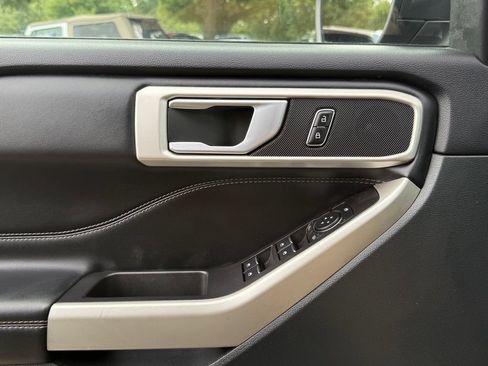 Used 2023 Ford Explorer XLT w/ Equipment Group 202A AWD/4WD image 17