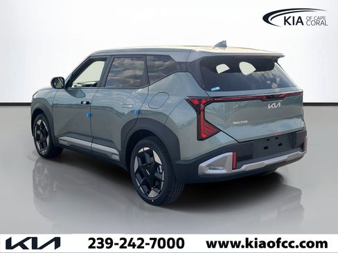 New 2027 Kia Seltos S FWD image 4