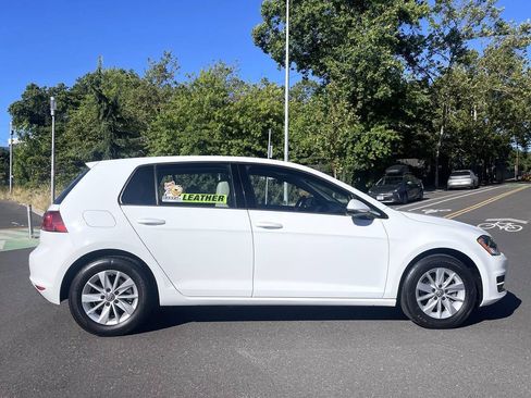 Used 2015 Volkswagen Golf S FWD image 5