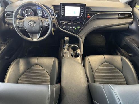 Used 2022 Toyota Camry SE image 19