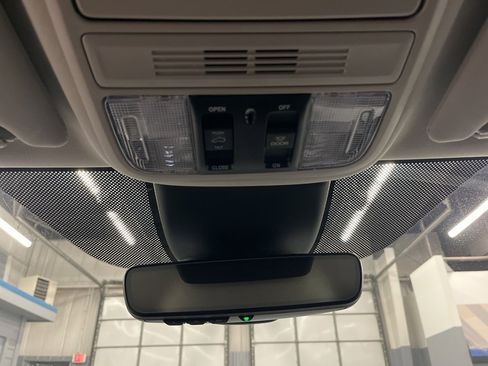 Used 2025 Honda Odyssey Touring image 28