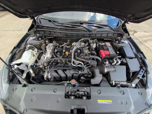 Used 2025 Nissan Altima 2.5 SV FWD image 34