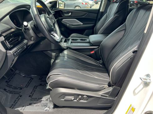 Certified 2025 Acura MDX SH-AWD w/ Advance Package image 14