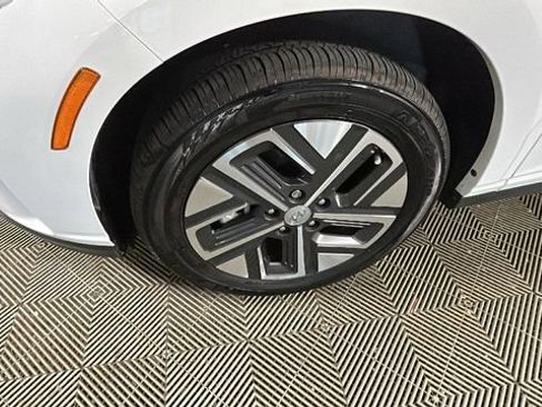 Used 2023 Hyundai Kona SE FWD image 10