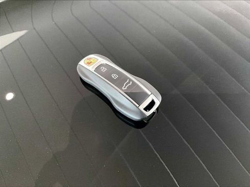 New 2026 Porsche Cayenne image 21