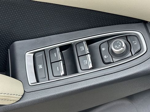 New 2025 Subaru Ascent Limited image 11