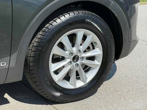 Used 2020 Kia Sorento LX image 20