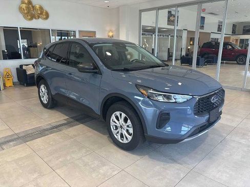 Certified 2025 Ford Escape Active AWD/4WD image 1