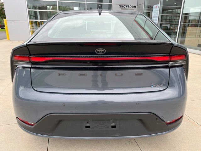 Used 2025 Toyota Prius LE FWD image 6