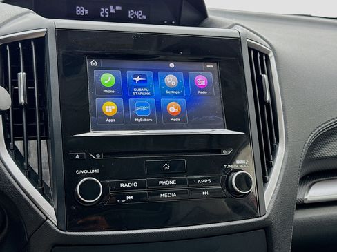 Used 2021 Subaru Forester Premium image 9