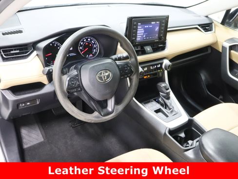 Used 2021 Toyota RAV4 XLE image 13
