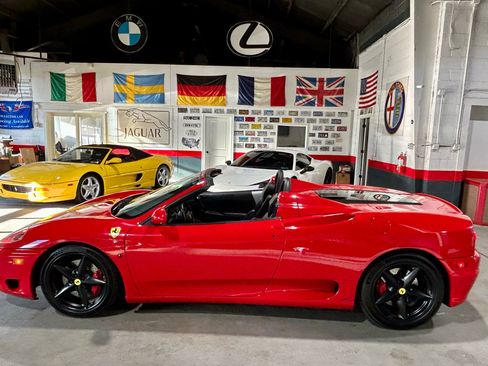 Used 2004 Ferrari 360 Spider image 4