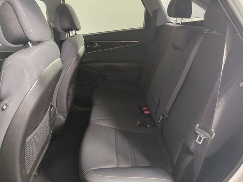 Used 2016 Kia Sorento FWD image 16