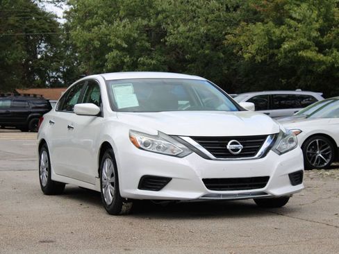 Used 2016 Nissan Altima 2.5 S w/ Power Driver Seat Package image 1