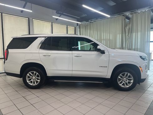 Used 2025 Chevrolet Tahoe LT AWD/4WD image 3