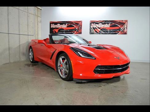 Used 2014 Chevrolet Corvette Stingray Convertible w/ 2LT Preferred Equipment Group RWD image 2