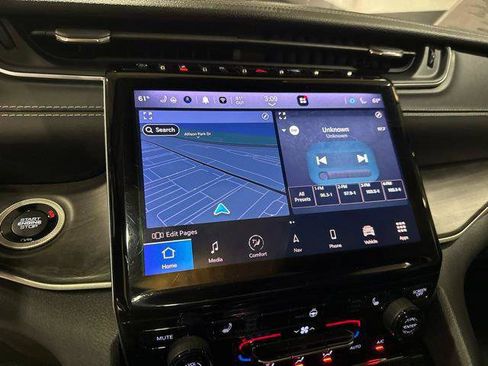 Certified 2022 Jeep Grand Cherokee Limited AWD/4WD image 6