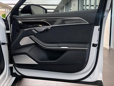 Used 2022 Audi S8 w/ S8 Comfort Plus Package image 22