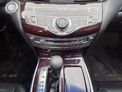 Used 2015 INFINITI Q70 3.7 RWD image 32