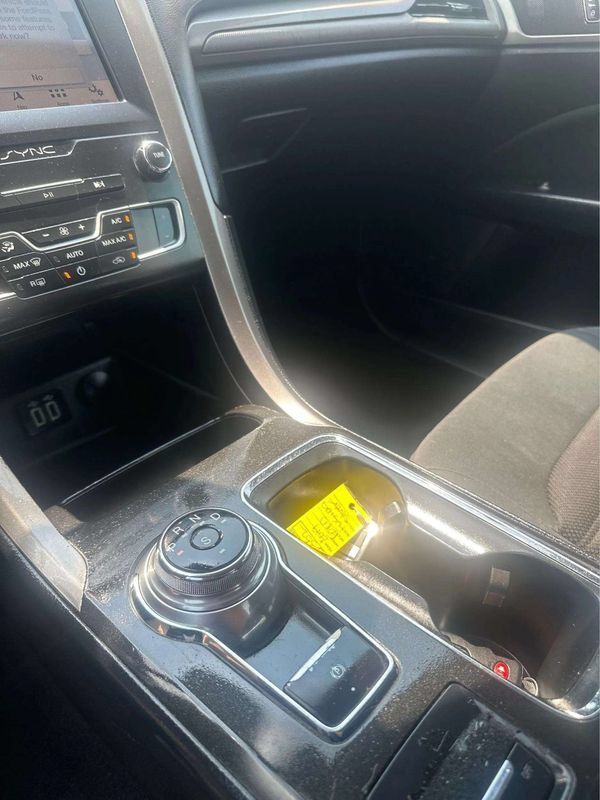 Used 2019 Ford Fusion SE FWD image 21