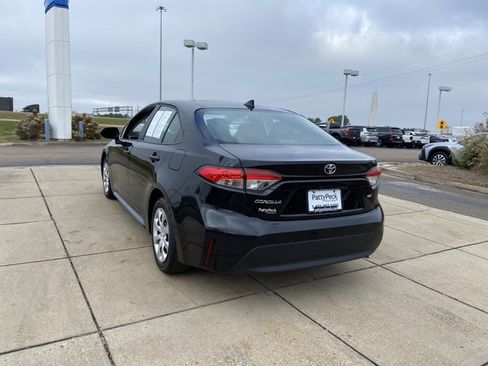 Used 2024 Toyota Corolla LE image 8