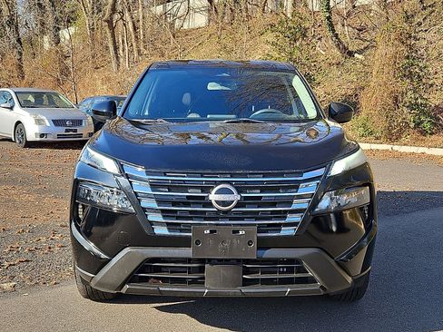 Certified 2024 Nissan Rogue SV image 2