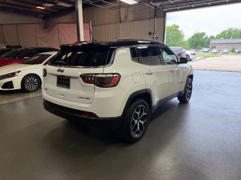 Used 2025 Jeep Compass Limited AWD/4WD image 4