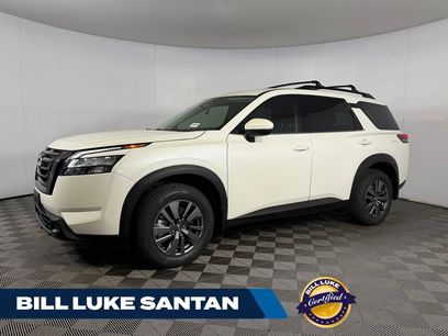 Used 2024 Nissan Pathfinder SV w/ Black Appearance Package