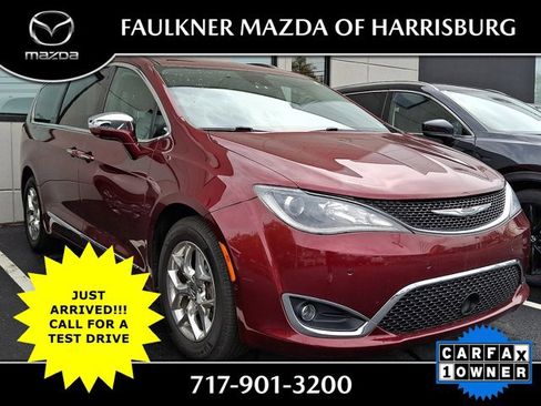 Used 2017 Chrysler Pacifica Limited FWD image 1