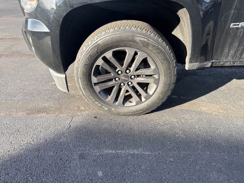 Used 2020 GMC Canyon SLE w/ Elevation Edition image 11