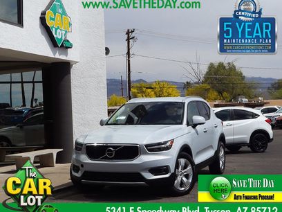 Used 2022 Volvo XC40 T4 Momentum