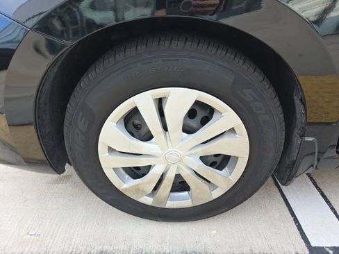 Used 2023 Nissan Versa S image 11