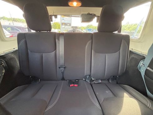 Used 2014 Jeep Wrangler Unlimited Sahara w/ Connectivity Group AWD/4WD image 17