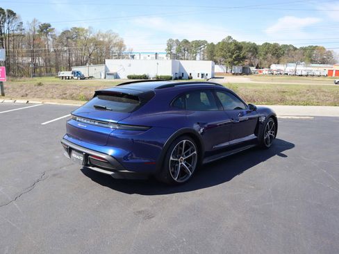 Used 2022 Porsche Taycan 4 Cross Turismo image 11