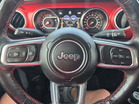 Used 2021 Jeep Gladiator Rubicon AWD/4WD image 19