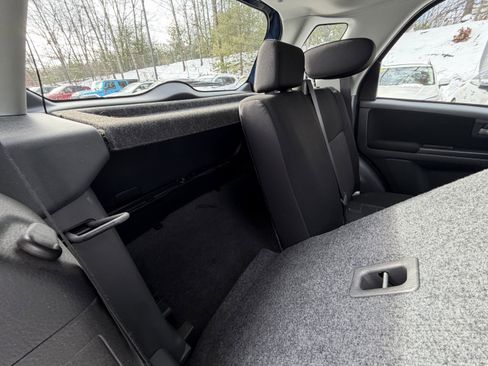 Used 2011 Suzuki SX4 Premium image 31