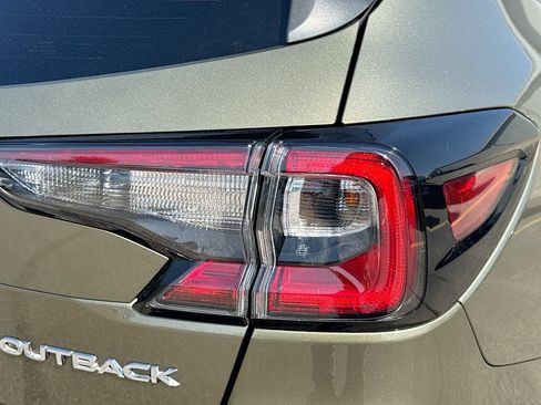 Certified 2025 Subaru Outback Premium AWD/4WD image 34