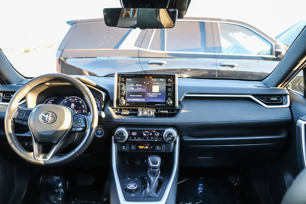 Used 2021 Toyota RAV4 XSE w/ XSE Grade Weather Package AWD/4WD image 14
